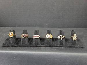 lot 168 image: Collection of 6 Decorative Costume Rings