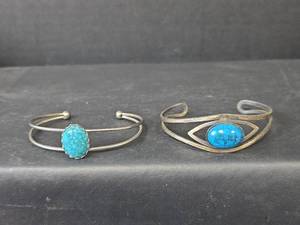 lot 174 image: Turquoise Cuff Bracelet Set - Magnetic