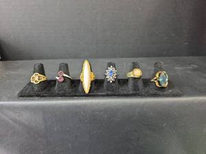 lot 181 image: Decorative Costume Ring Collection