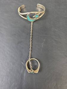 lot 186 image: Moon and Star Slave Bracelet Size 9.25