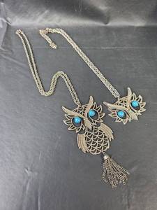 lot 192 image: Silver Owl Pendant Necklace Set with Turquoise Eyes