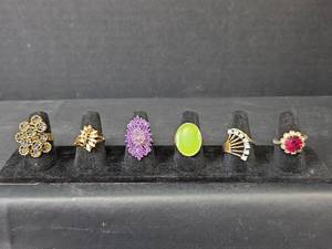 lot 209 image: Decorative Costume Ring Collection