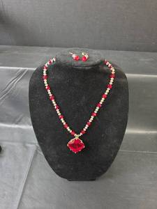 lot 228 image: Ruby Red Crystal Jewelry Set