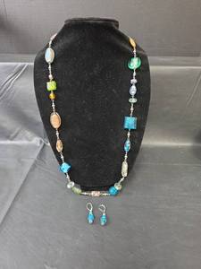 lot 230 image: Glass Beaded Necklace and Earring Set
