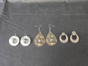 lot 232 image: Southwestern Style Earring Collection
