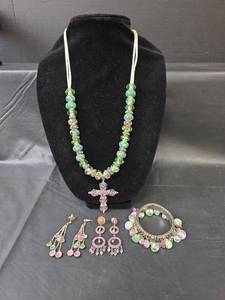 lot 241 image: Green and Pink Glass Bead Cross Jewelry Set with Earrings and Bracelet