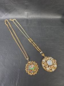 lot 246 image: Vintage Floral Pendant Necklaces Set