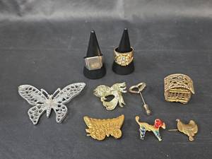 lot 281 image: Mixed Jewelry Collection with Rings and Brooches