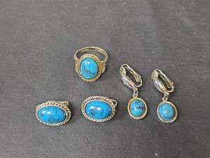 lot 282 image: Turquoise Jewelry Set
