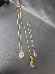 lot 284 image: Mixed Metal Pendant Necklace Collection