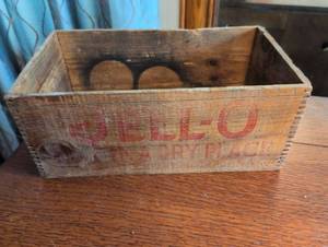 lot 2221 image: Guldens Wooden Advertising Box