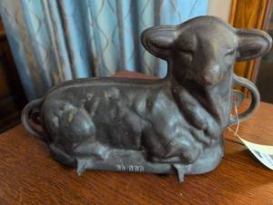 lot 2225 image: Cast Iron Lamb Cake Mold #866