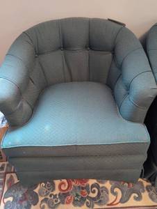 lot 2231 image: Tufted Upholstered Armchair in Blue-Gray