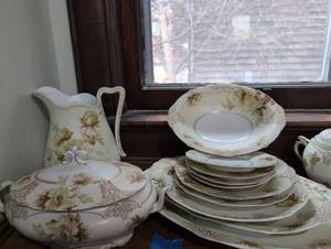lot 2233 image: Clairon Pattern Old Ivory China pieces
