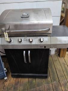 lot 2241 image: Char-Broil Commercial Series 4-Burner Gas Grill