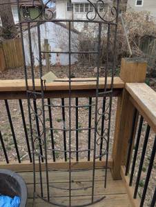 lot 2247 image: Decorative Wrought Iron Trellis