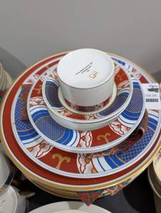 lot 2255 image: Fitz and Floyd Imperial Dynasty Dinnerware Set