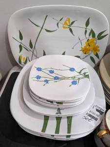 lot 2300 image: Mid-Century Floral Dinnerware Set