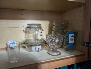 lot 2315 image: Clear Glass Kitchen Storage Collection