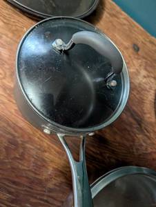 lot 2331 image: Skillet with lid