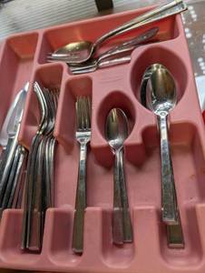 lot 2334 image: Rubbermaid Pink Silverware Drawer Organizer with mixes Oneida silverware