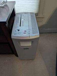lot 2383 image: Fellowes Paper Shredder