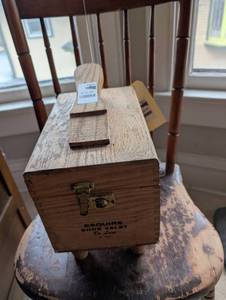 lot 2392 image: Esquire Shoe Valet De Luxe Wood Box