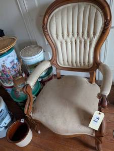 lot 2416 image: Victorian Style Button-Tufted Armchair