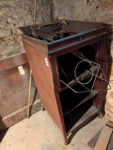 lot 2423 image: Antique Victrola Case