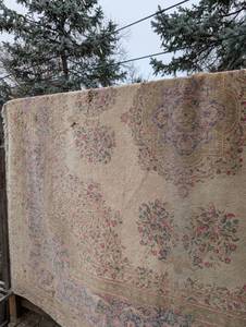 lot 2436 image: Traditional Kerman Wool Area Rug 9x11