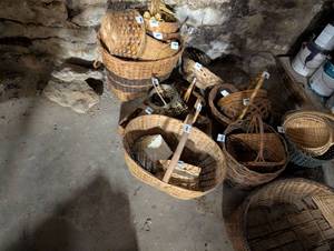 lot 2477 image: Handwoven Split Oak Market Basket