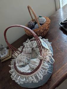lot 2480 image: Decorative Easter Basket with Fabric Eggs