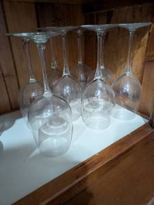 lot 2491 image: Set of 8 Crystal White Wine Glasses