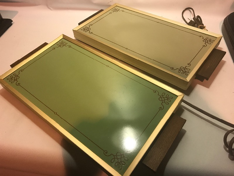 lot 783 image: To food warmer hot plates great for upcoming Thanksgiving Christmas gatherings