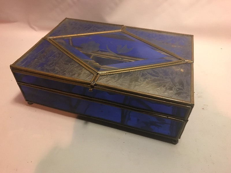 lot 784 image: Stained lead glass box very unique