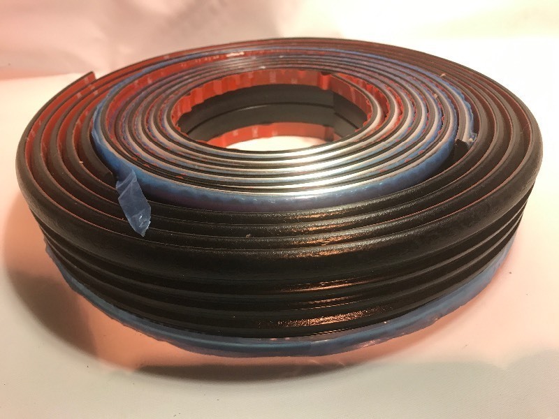lot 9377 image: Role of Chevy truck trim molding used on mini trucks and suburbans from 93 to 2005