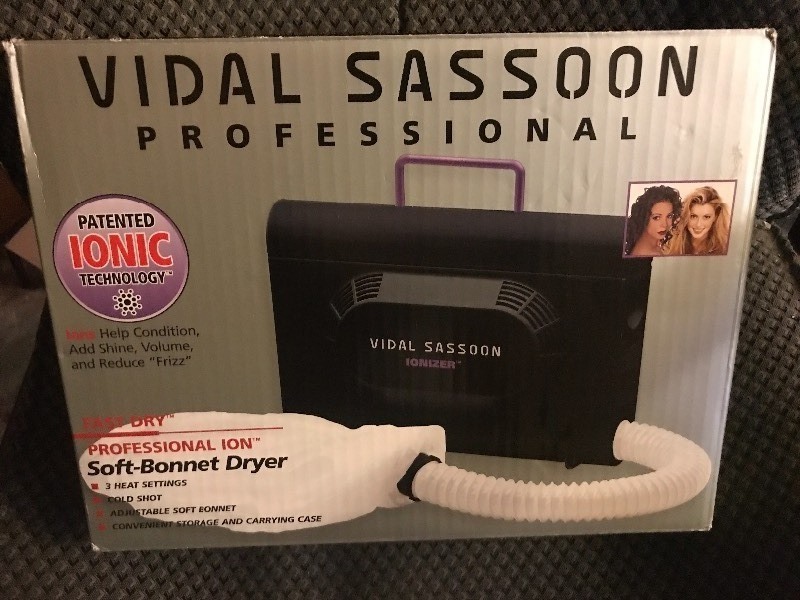 lot 9431 image: Very handy nice portable hairdryer as pictured