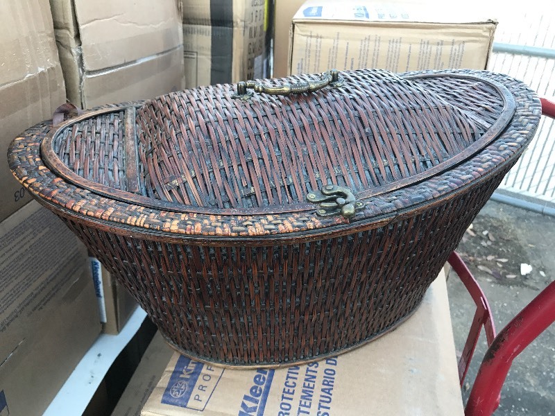 lot 827 image: Decorative wicker box great Decour pieces 2 foot wide by 1 foot tall