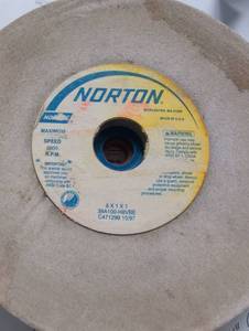 lot 801 image: Norton 8x1x1 Industrial Grinding Wheel