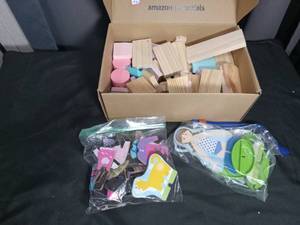 lot 2810 image: Wooden doll play set