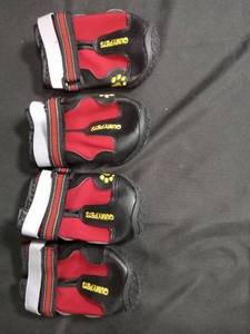 lot 2819 image: Qumy Pets Dog Boots Set of 4