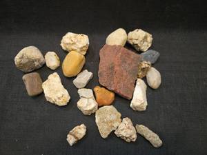 lot 1114 image: Mixed Rock and Mineral Collection