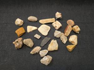 lot 1116 image: Native American Stone Tool Making Materials