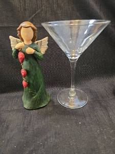lot 1124 image: Angel Figurine and Martini Glass Set
