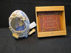 lot 1136 image: Religious Porcelain Night Light & Live Laugh Love Wall Plaque Set