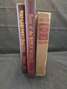 lot 2010 image: Vintage Book Collection