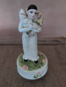 lot 1501 image: Porcelain Pierrot Clown Music Box with Roses