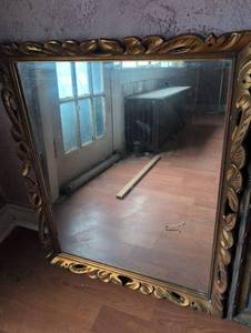 lot 1503 image: Decorative Gold Leaf Wall Mirror