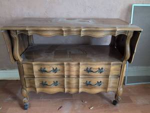 lot 1510 image: Thomasville French Provincial Console Table