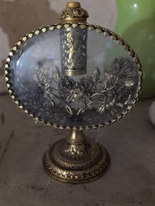 lot 1526 image: Ornate Glass Globe with Brass Stand